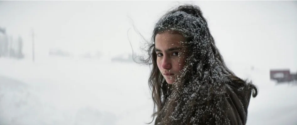 Кадр из фильма «О сухой траве». Фото: <a href="https://www.festival-cannes.com/f/kuru-otlar-ustune/">Festival de Cannes</a>