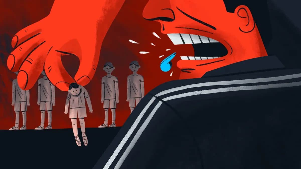 «Она орала, дрессировала, лупануть могла по рукам, по ногам»
