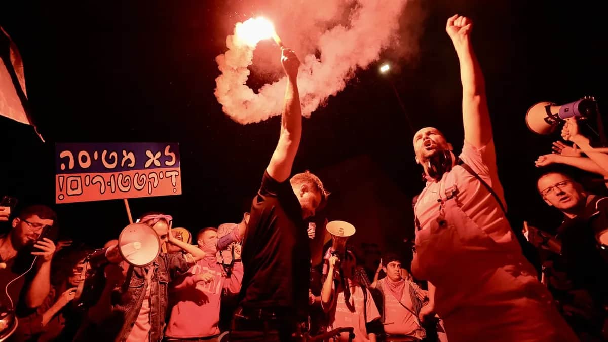 Участники протестов против судебной реформы в Израиле. Тель-Авив, 9 марта 2023 года. Фото: Mostafa Alkharouf / Anadolu Agency / Getty Images