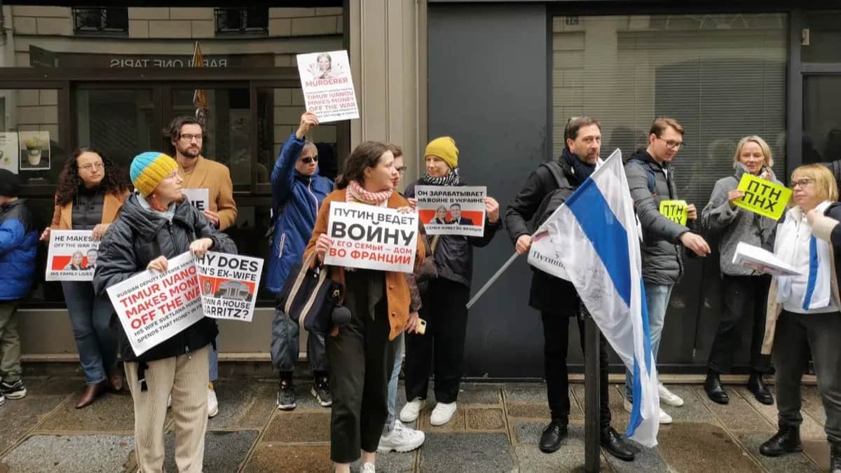 Акция протеста в Париже. Фото: Юрий Сафронов, специально для «Новой газеты Европа»
<br>