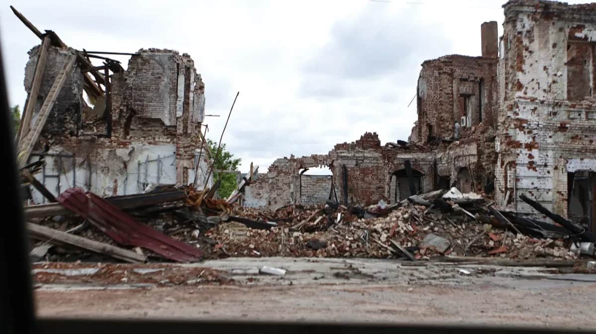 The ruins of a two-storey building destroyed in a missile strike. Kupyansk, Kharkiv region, Ukraine. Photo: Yan Dobronosov/Global Images Ukraine via Getty Images