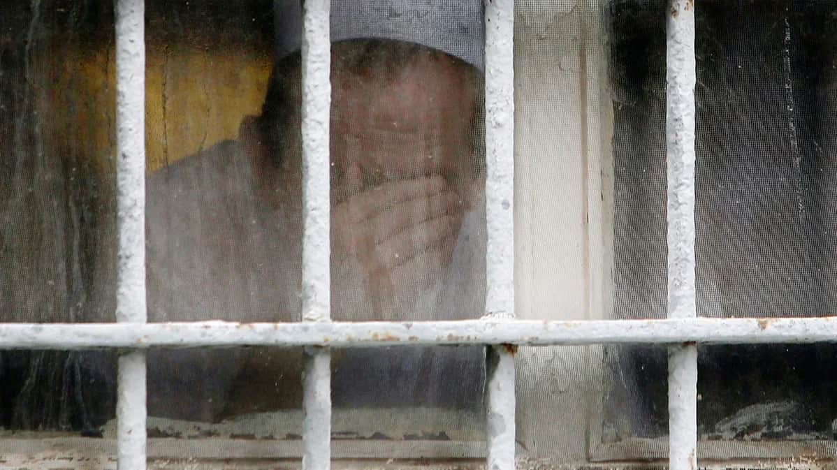 A window of the Butyrka pre-trial detention centre in Moscow. Photo: Denis Sinyakov / REUTERS / Scanpix / LETA