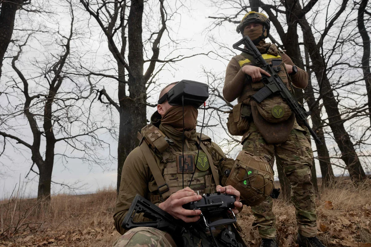 A Ukrainian serviceman operates a drone during an exercise in the Donetsk region, 10 March 2025. Photo: Tetyana Dzhafarova / AFP / Scanpix / LETA