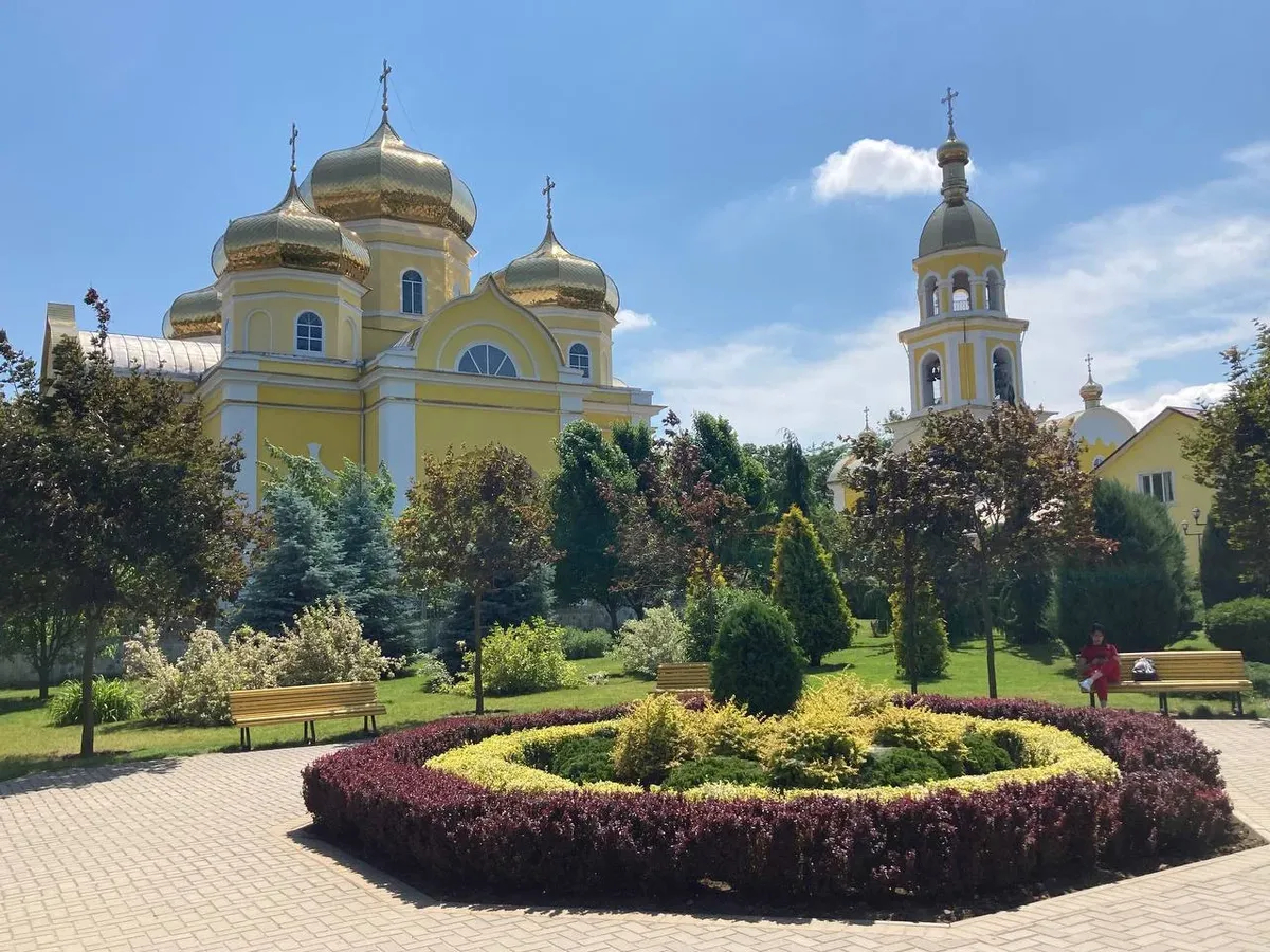 Парк в центре Комрата. Фото: Илья Азар, для «Новой газеты. Европа»