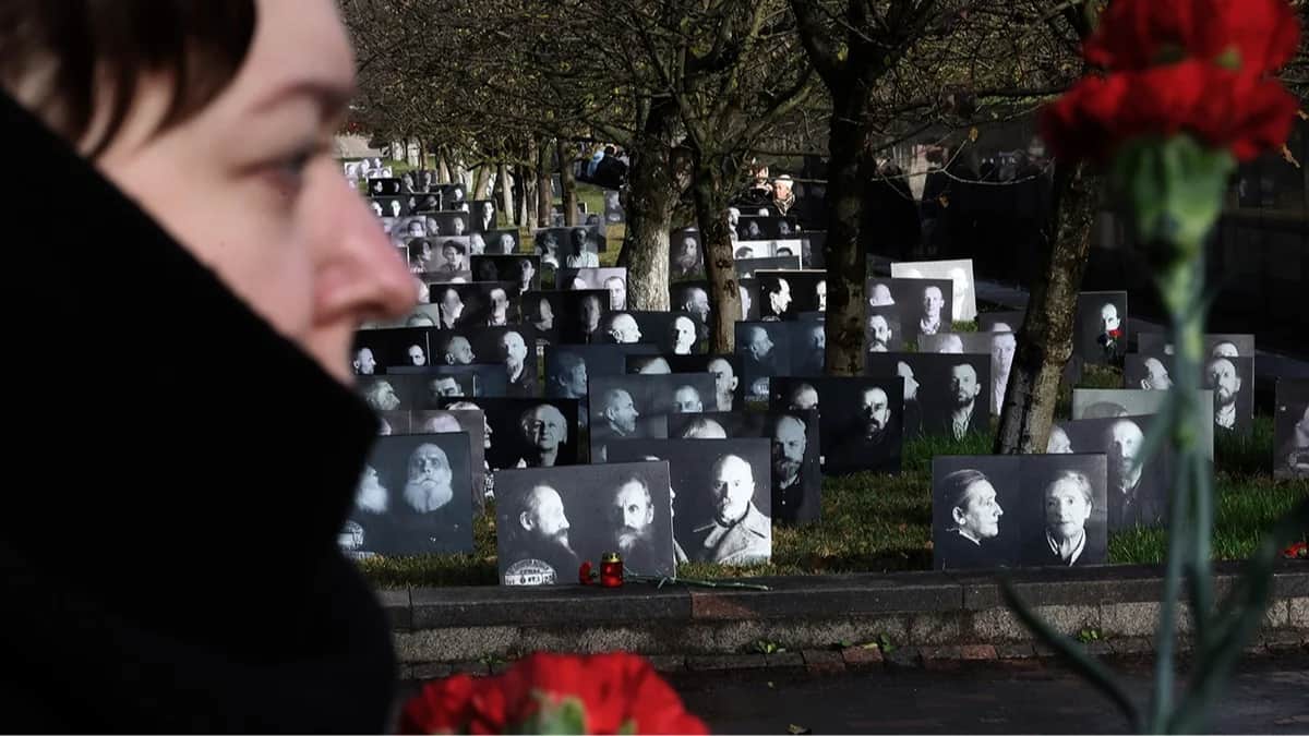 Мемориал жертв сталинских репрессий на Бутовском стрельбище под Москвой, Россия, 30 октября 2025 года. Фото: Максим Шипенков / EPA<br>