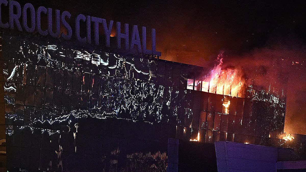 Горящее здание Crocus City Hall. Фото: Иван Водопьянов / Kommersant / Sipa USA