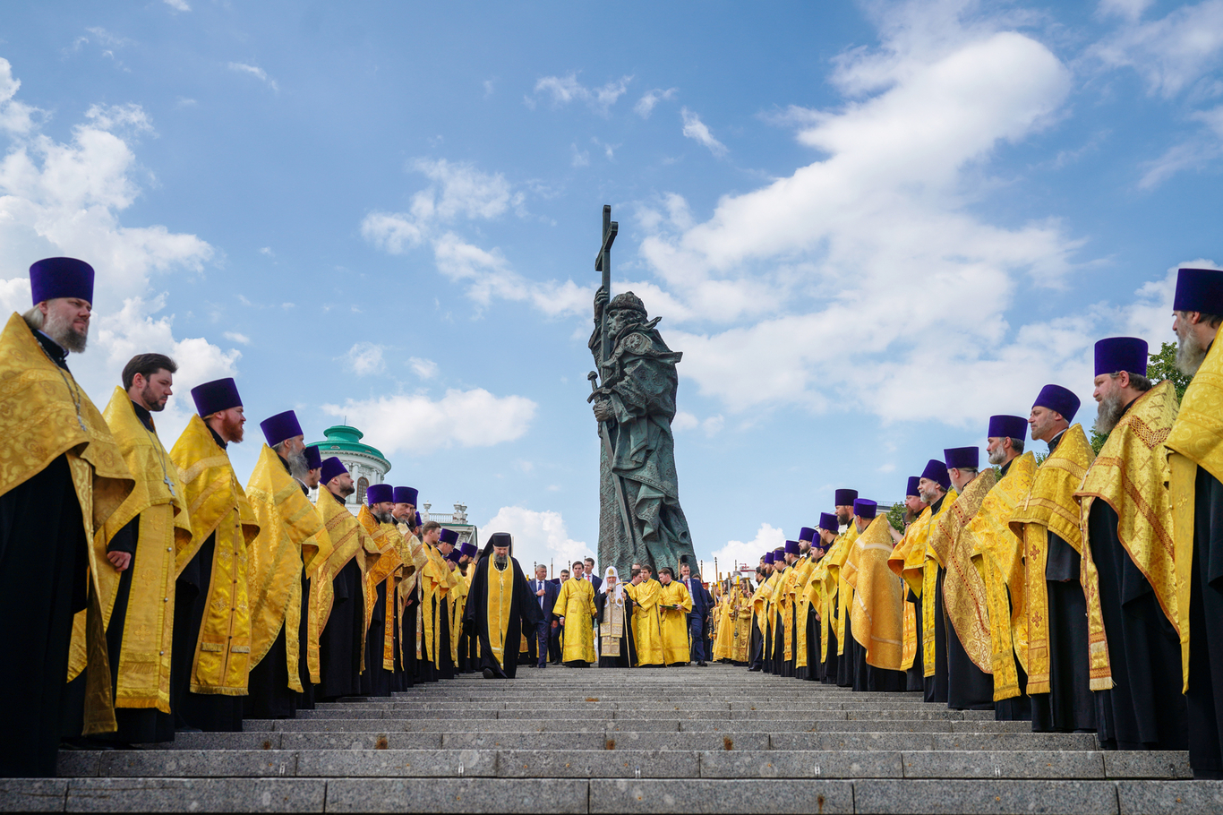 Молебен у памятника равноапостольному князю Владимиру на Боровицкой площади. Москва. 28 июля 2025 года. Фото: Игорь Палкин / Пресс-служба Патриарха Московского и всея Руси