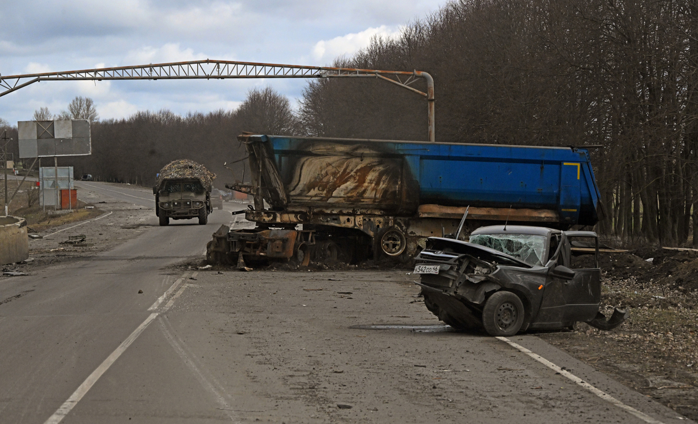 Уничтоженные во время боевых действий автомобили. Курская область. 19 марта 2025 года. Фото: Анатолий Жданов / Коммерсантъ / Sipa USA / Vida Press