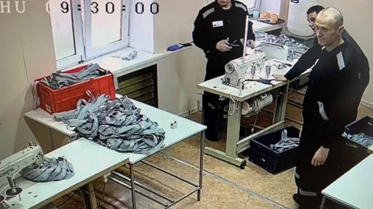 Navalny working in penal colony, photo: RVC