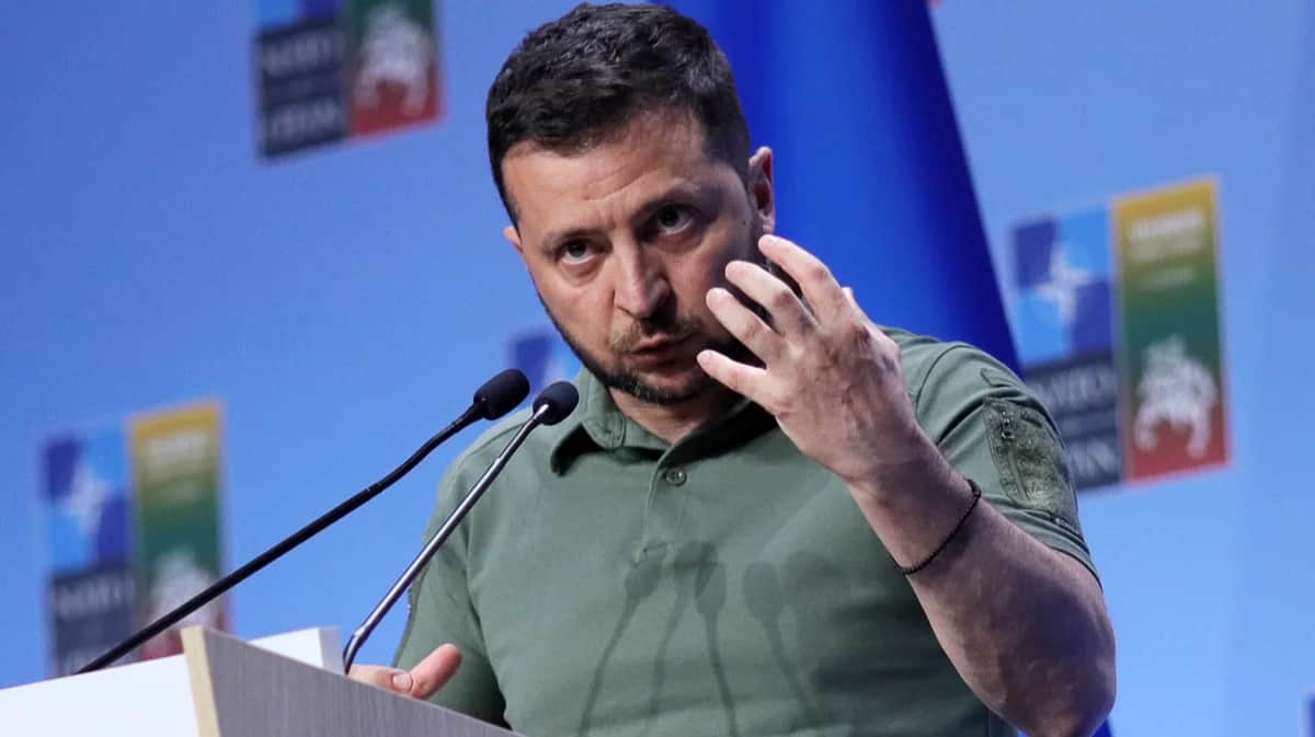 Владимир Зеленский участвует в пресс-конференции на саммите НАТО, Вильнюс, Литва, 12 июля 2023 года. Фото: Tim Ireland / EPA