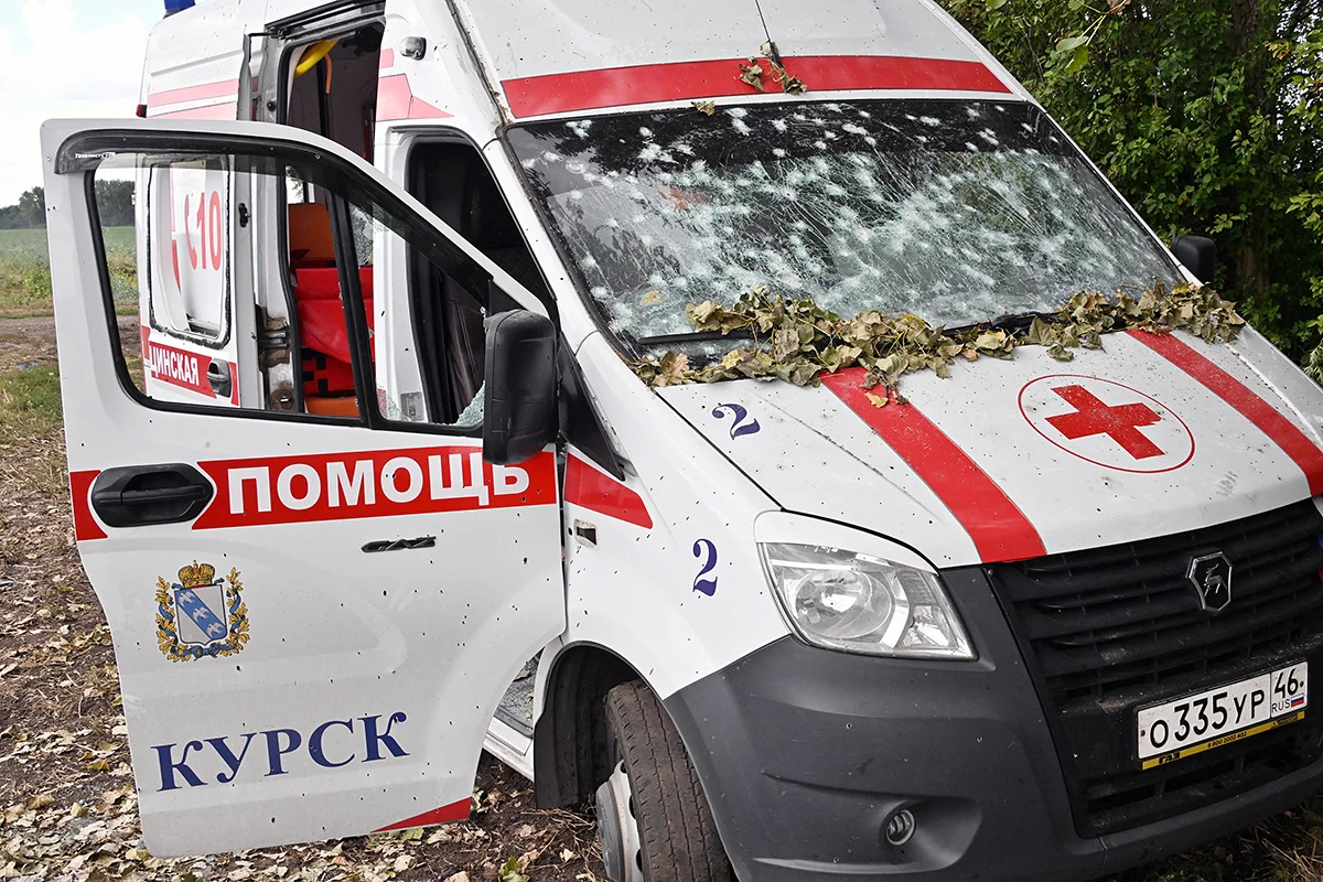 Обстрелянная скорая помощь в курской области. Фото: SIPA / Kommersant / Vida Press