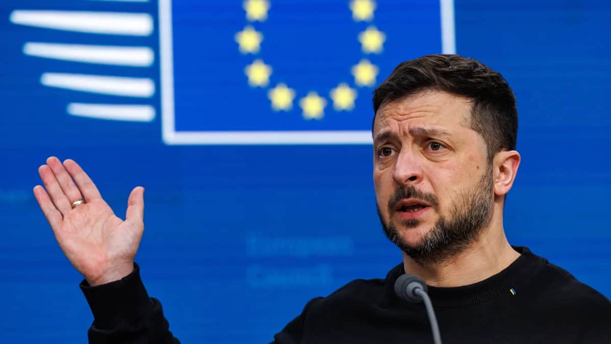 Владимир Зеленский выступает на пресс-конференции в рамках саммита ЕС в Брюсселе, Бельгия, 19 декабря 2024 года. Фото: Olivier Matthys / EPA