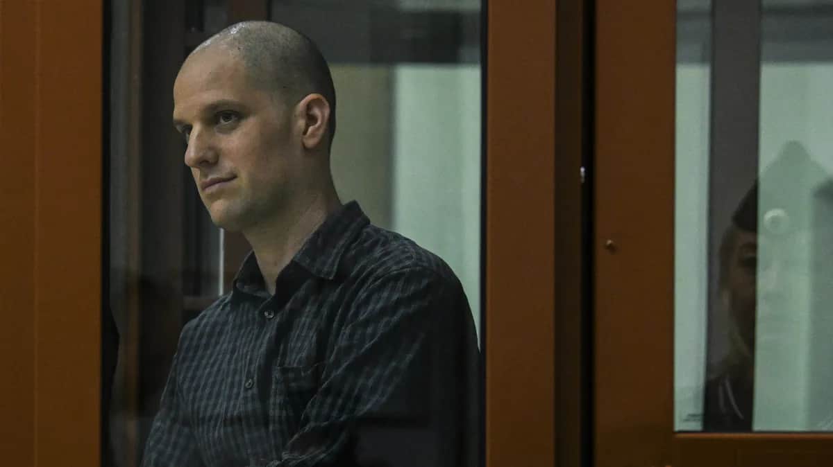 Evan Gershkovich during a court hearing in Yekaterinburg on 26 June. Photo: EPA-EFE/STRINGER