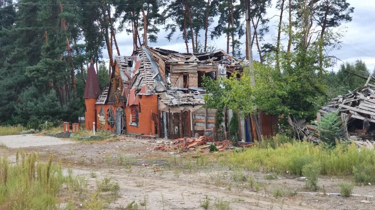 A restaurant on the road between Poltava and Sumy. It will take a long time before you can eat there again. Photo: Jens Alstrup