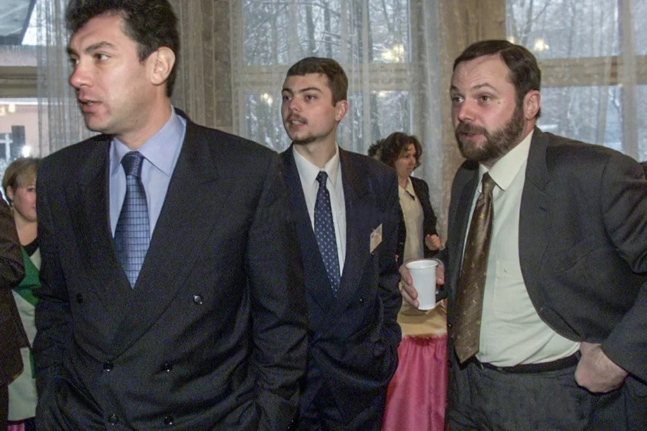 Boris Nemtsov, Vladimir Kara-Murza Jr., and Vladimir Kara-Murza Sr. Photo: <a href="https://nemtsov-most.org/2019/10/09/boris-nemtsov-vladimir-kara-murza-putins-course-a-breakthrough-or-a-dead-end/" rel="noopener noreferrer" title="https://nemtsov-most.org/2019/10/09/boris-nemtsov-vladimir-kara-murza-putins-course-a-breakthrough-or-a-dead-end/">Nemtsov Bridge</a>