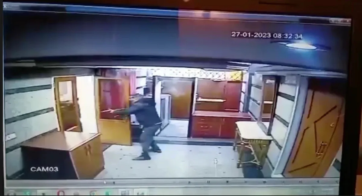 Нападение на посольство Азербайджана в Тегеране. Фото: скрин видео
