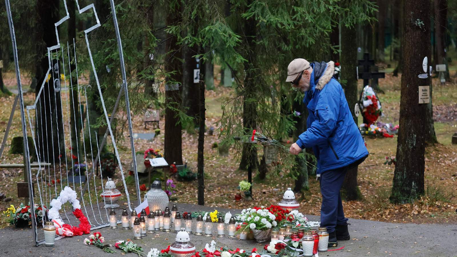 Мемориал репрессированным полякам в Левашово под Санкт-Петербургом. Фото: Anatoly Maltsev / EPA