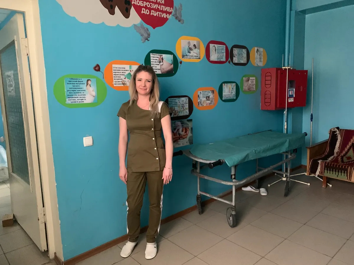 Неонатолог Любовь Анатольевна приехала из Авдеевки. Дома у нее больше нет. Фото: Ольга Мусафирова