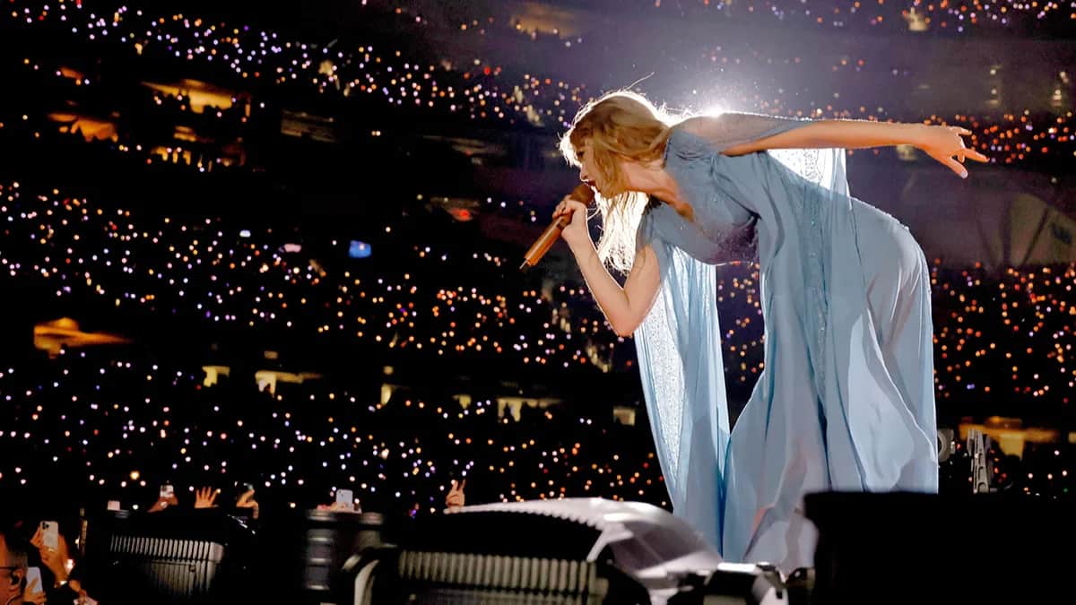 Тейлор Свифт на сцене во время тура "Taylor Swift | The Eras Tour" на стадионе SoFi Stadium в Инглвуде, 09 августа 2023 года. Фото: Kevin Winter / TAS23 / Getty Images