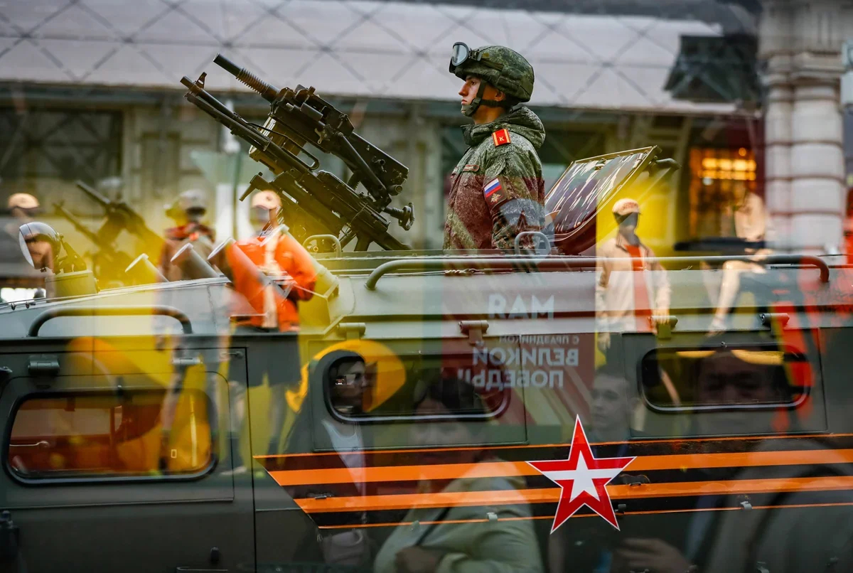 A Russian soldier during rehearsals for the Victory Day Parade in Moscow, 26 April 2024. Photo: Yury Kochetkov / EPA-EFE
