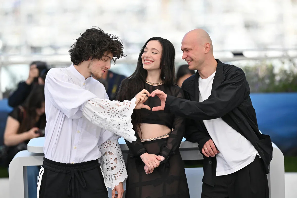 Actors Mark Eydelshteyn (L), Mikey Madison (C) and Yura Borisov (R) attend a photo call for Anora during the 77th annual Cannes Film Festival, 22 May 2024. Photo: EPA-EFE / SEBASTIEN NOGIER