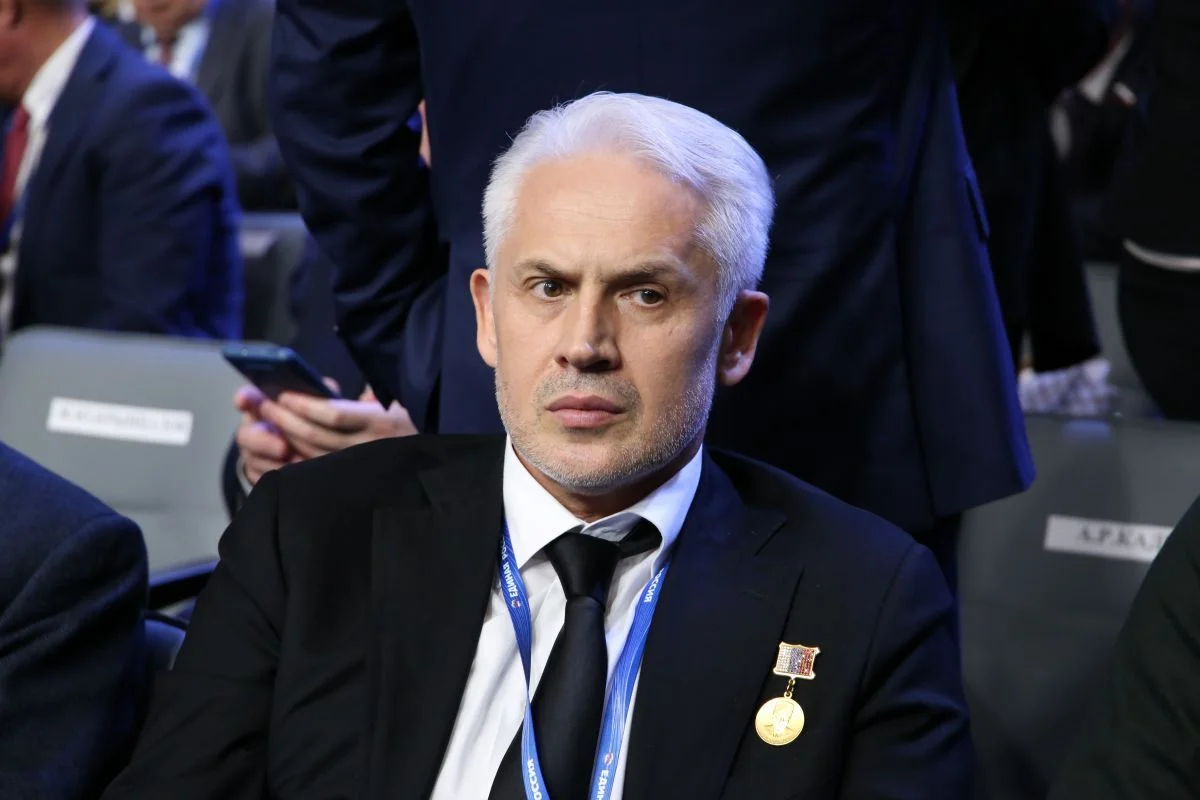 Муслим Хучиев. Фото: <a data-sk="tooltip_parent" data-stringify-link="https://chechen.er.ru/activity/news/muslim-huchiev-edinaya-rossiya-segodnya-lokomotiv-sistemnyh-izmenenij-vo-vseh-sferah-zhizni-strany" href="https://chechen.er.ru/activity/news/muslim-huchiev-edinaya-rossiya-segodnya-lokomotiv-sistemnyh-izmenenij-vo-vseh-sferah-zhizni-strany" rel="noopener noreferrer" target="_blank">er.ru</a>