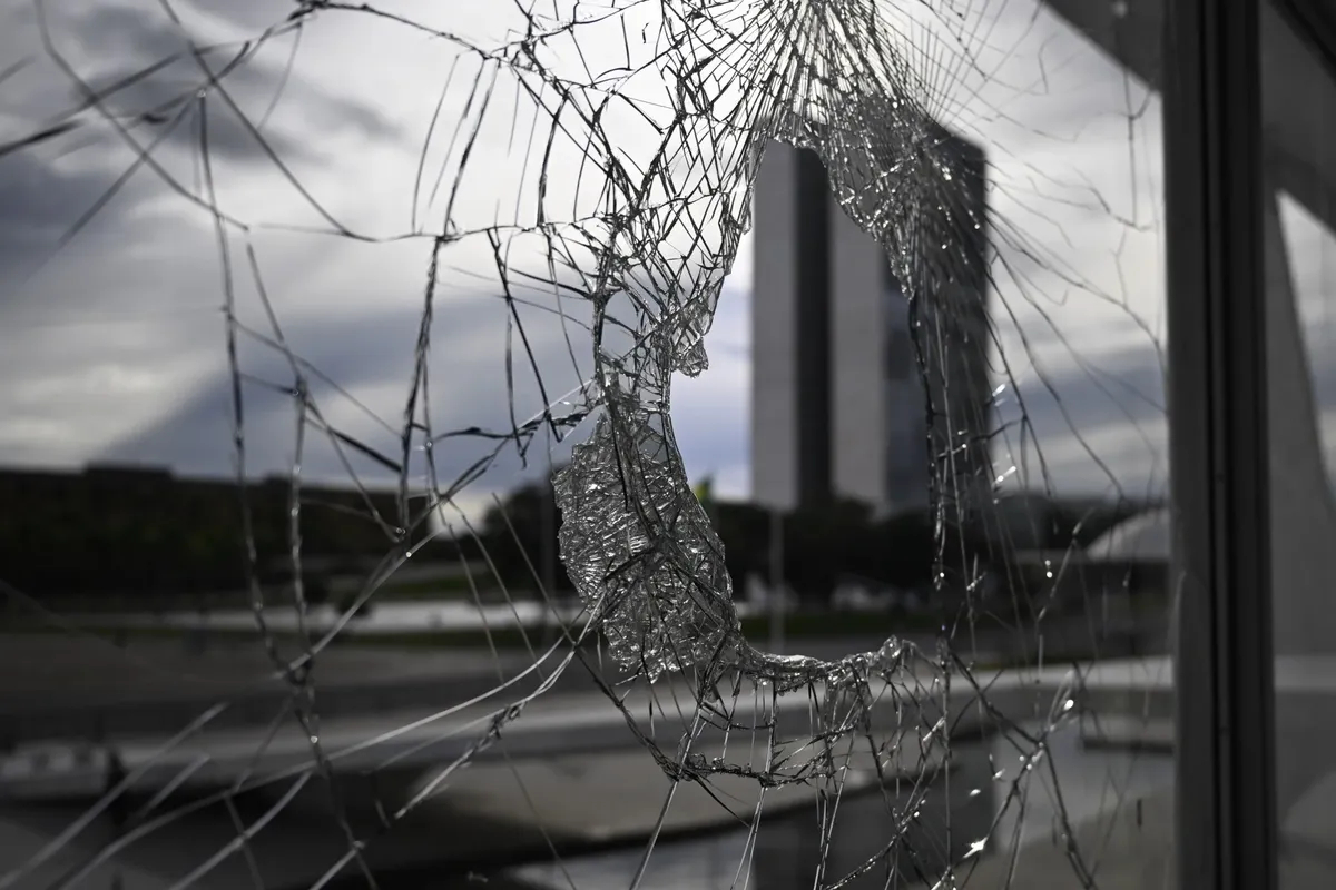 Разрушения во дворце Планалту. Фото: Mateus Bonomi / Anadolu Agency / Getty Images