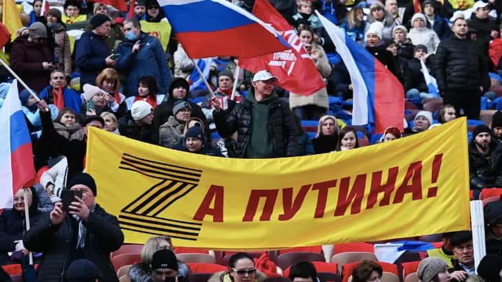“For Putin!” Photo: EPA-EFE/PAVEL BEDNYAKOV / SPUTNIK POOL MANDATORY CREDIT