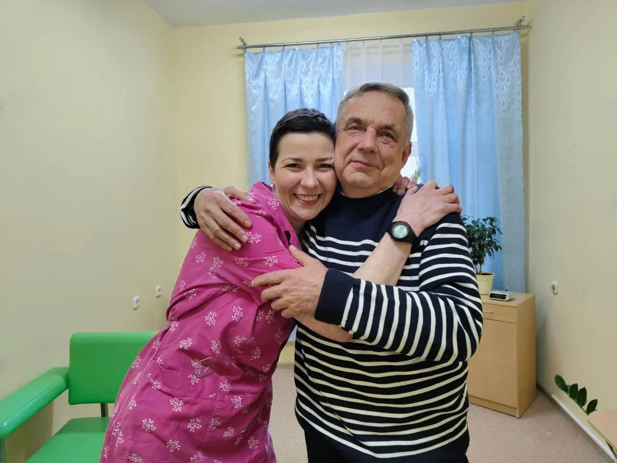 Maria Kalesnikava with her father. Photo: Raman Pratasevich / <a href="https://t.me/sprava_by/115" rel="noopener noreferrer" title="https://t.me/sprava_by/115">Telegram</a>