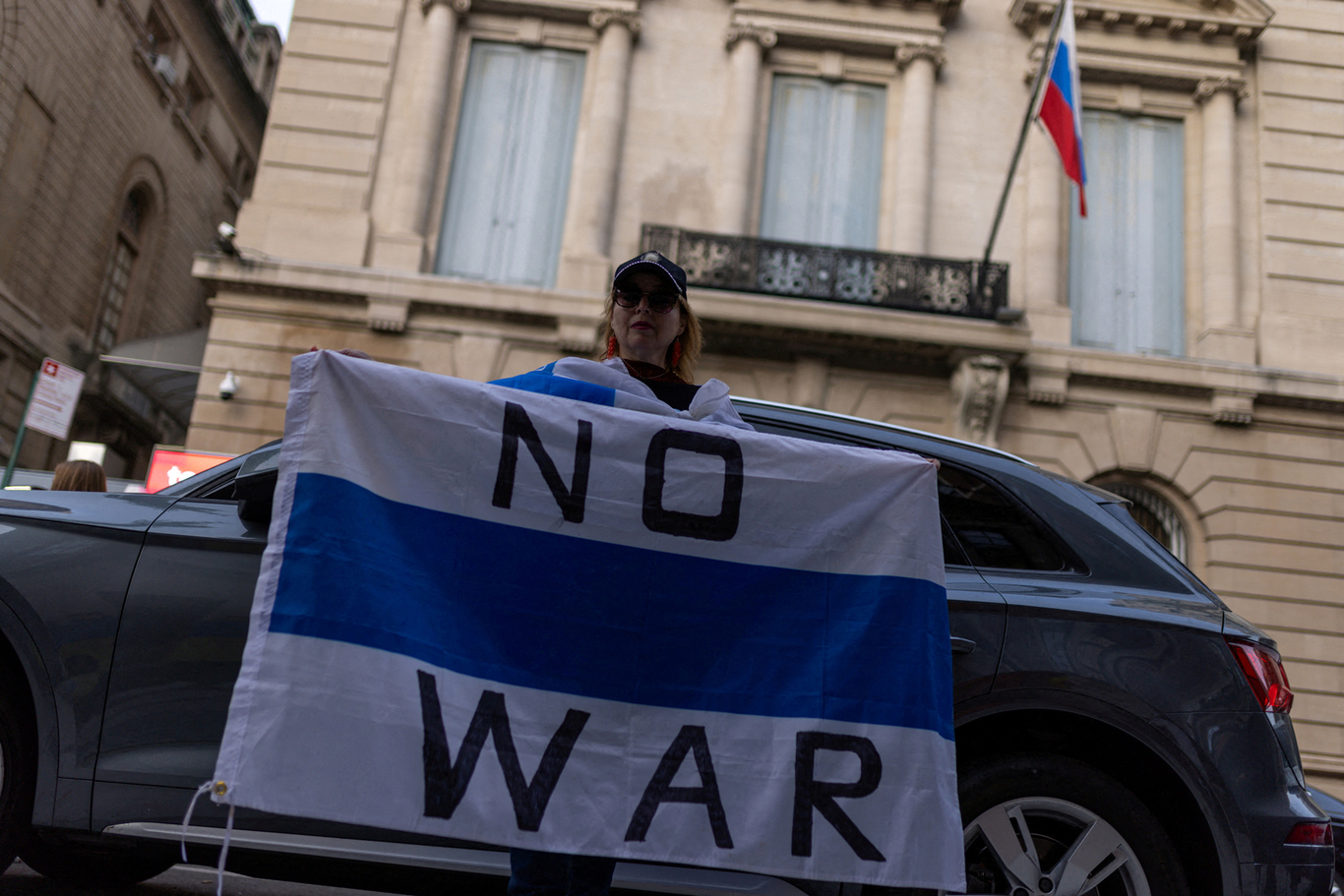 Акция протеста перед Генконсульством России в Нью-Йорке, США, 17 ноября 2024 года. Фото: Eduardo Munoz / Reuters / Scanpix / LETA