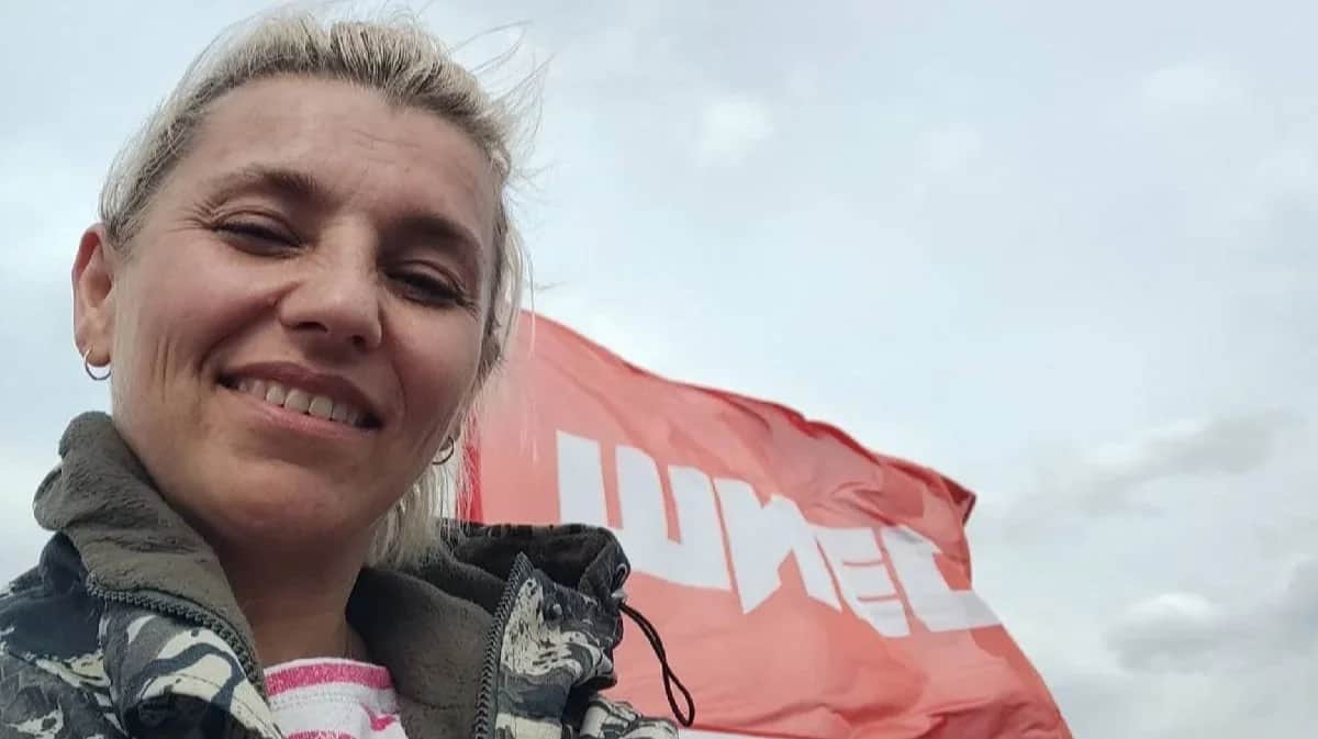 Anna Stepanova attends a protest against the construction of a landfill in the Arkhangelsk region village of Shies. Photo: VK