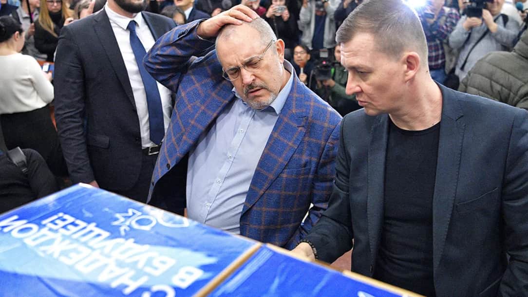 Борис Надеждин и Александр Назаренко в день сдачи подписей в ЦИК, 31 января 2024 года. Фото: Игорь Иванко / Коммерсантъ / Sipa USA / Vida Press