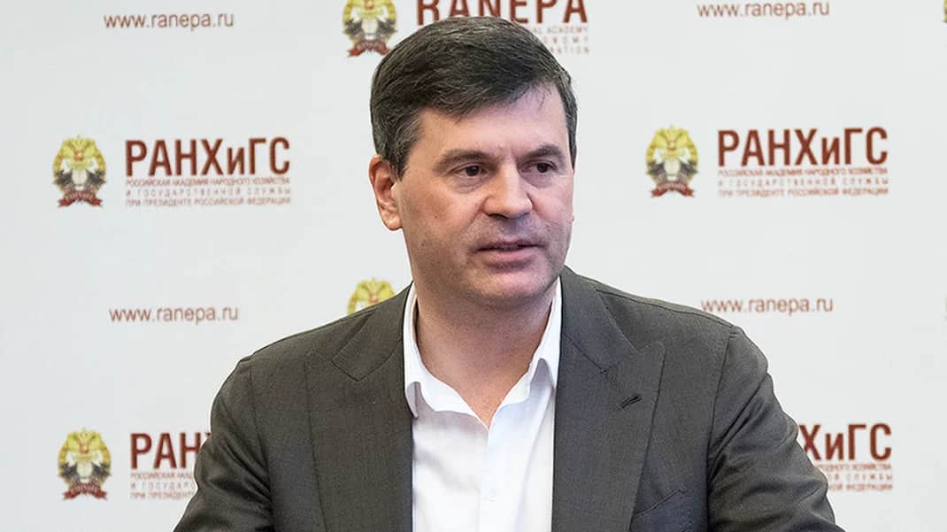 Налево от социального лифта