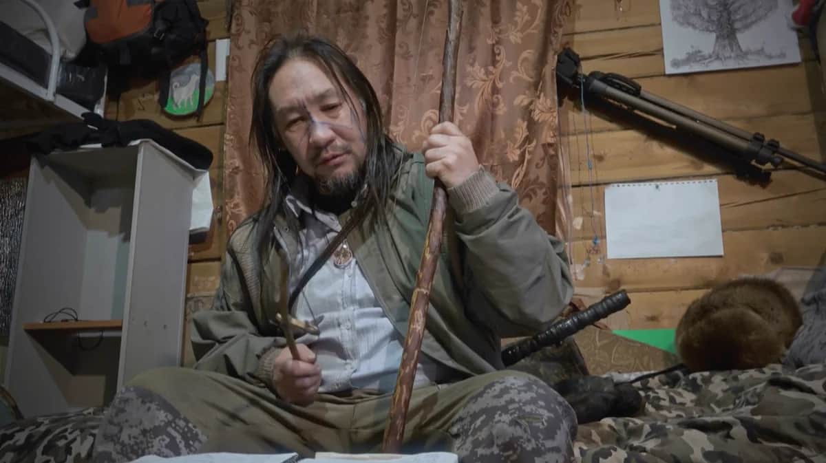 Александр Габышев. Кадр из фильма «Шаманская сказка». Фото:&nbsp;<a target="_blank" data-stringify-link="https://hypermarketfilm.cz/en/film/a-shamans-tale/" data-sk="tooltip_parent" href="https://hypermarketfilm.cz/en/film/a-shamans-tale/" rel="noopener noreferrer">Hypermarket Film</a>