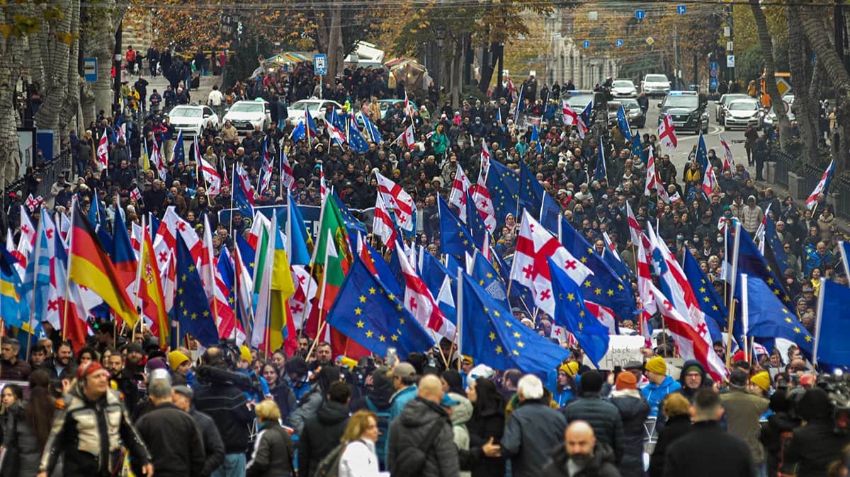 Демонстрация в поддержку вступления Грузии в ЕС. Тбилиси, 9 декабря 2023 года. Фото: Nicolo Vincenzo Malvestuto / Getty Images