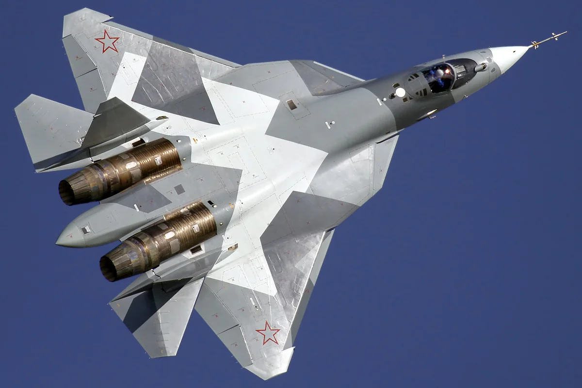 Су-57 во время демонстрационного полета на авиасалоне МАКС-2011. Фото: Wikimedia
