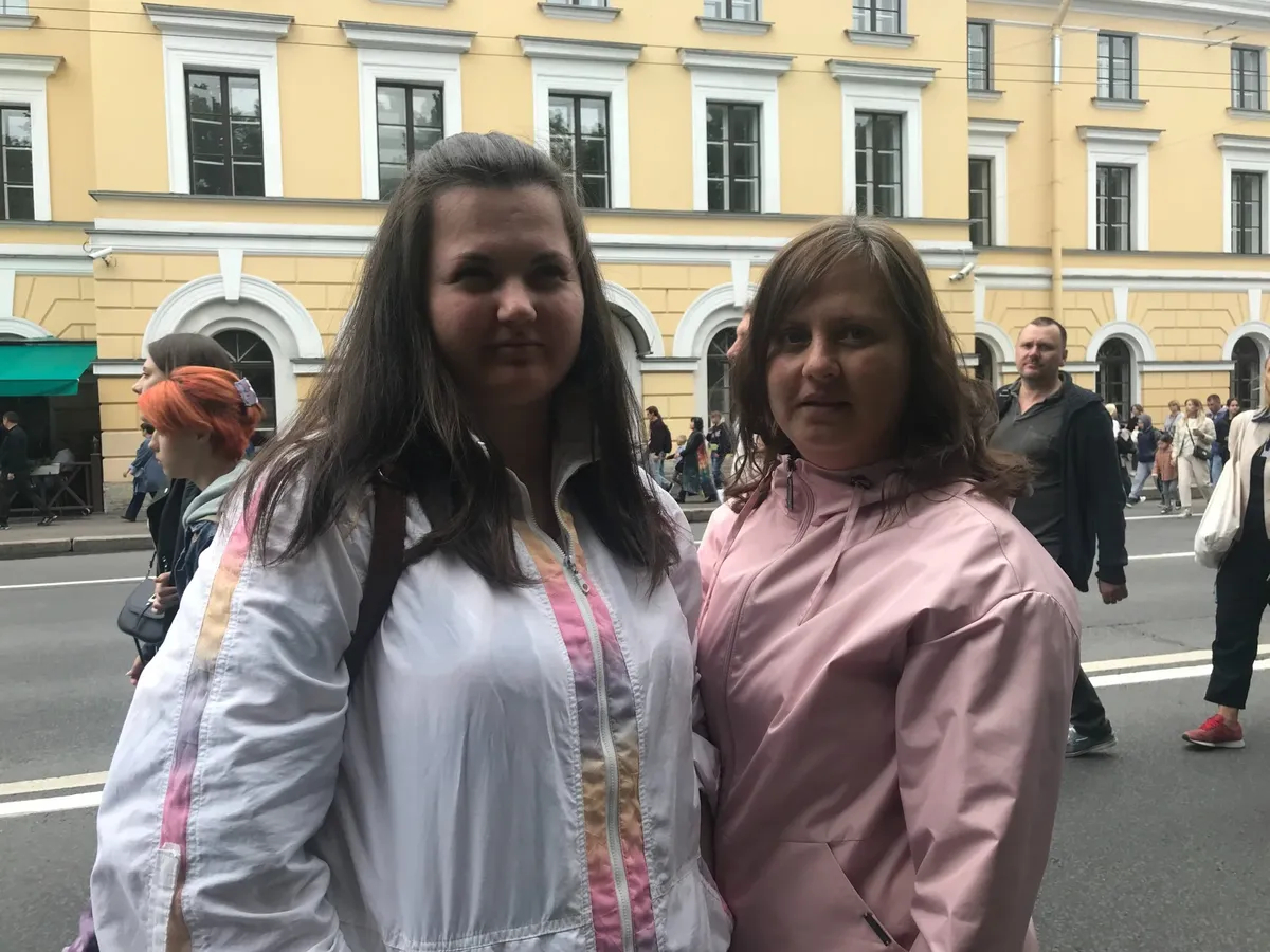 Olga and Darya. Photo: Irina Tumakova for Novaya Gazeta. Europe"