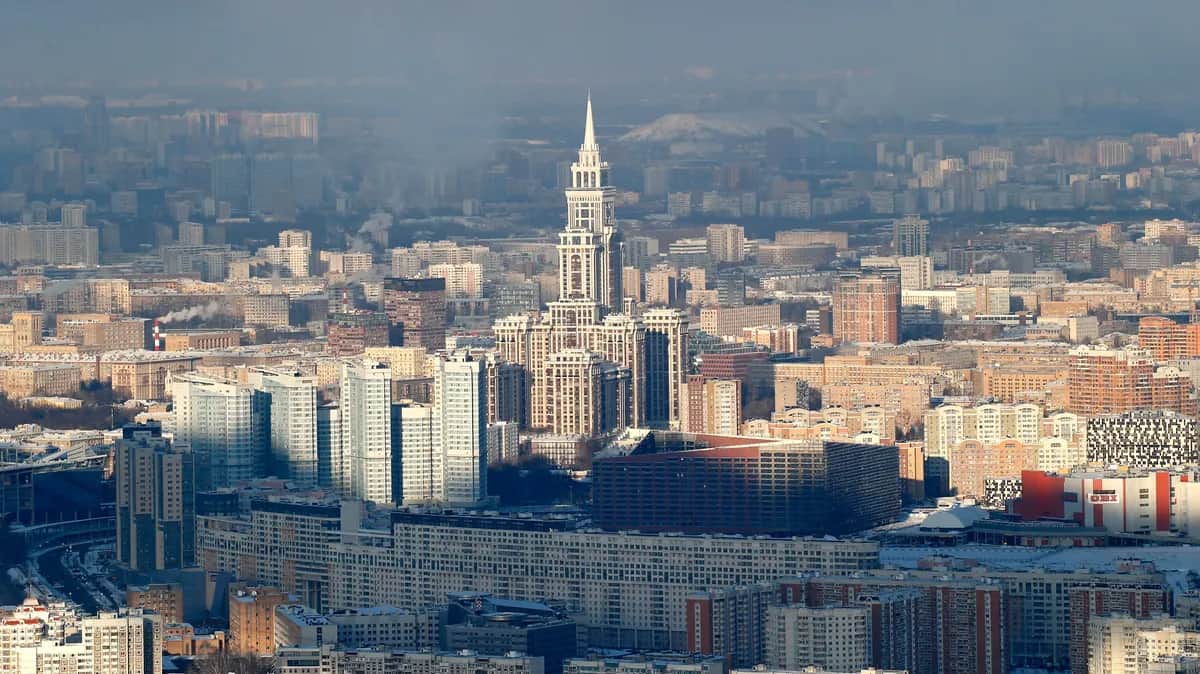 A view of Moscow from the Oko Tower business center, 15 December 2016. Photo: EPA / YURI KOCHETKOV