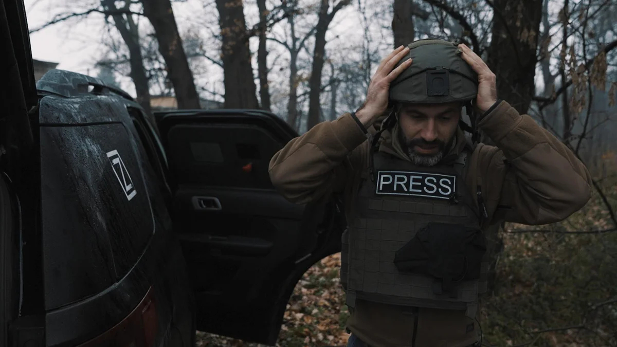 Кадр из фильма «Военкоры», 2022 год. Источник: фестиваль документального кино «Россия» / <a href="https://www.rossia-doc.ru/film/voenkory/" rel="noopener noreferrer" title="https://www.rossia-doc.ru/film/voenkory/">Министерство культуры РФ</a>