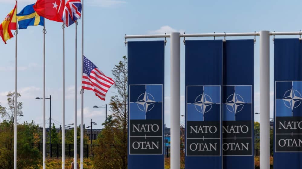 Bloomberg: в НАТО готовят план действий на случай российского нападения 