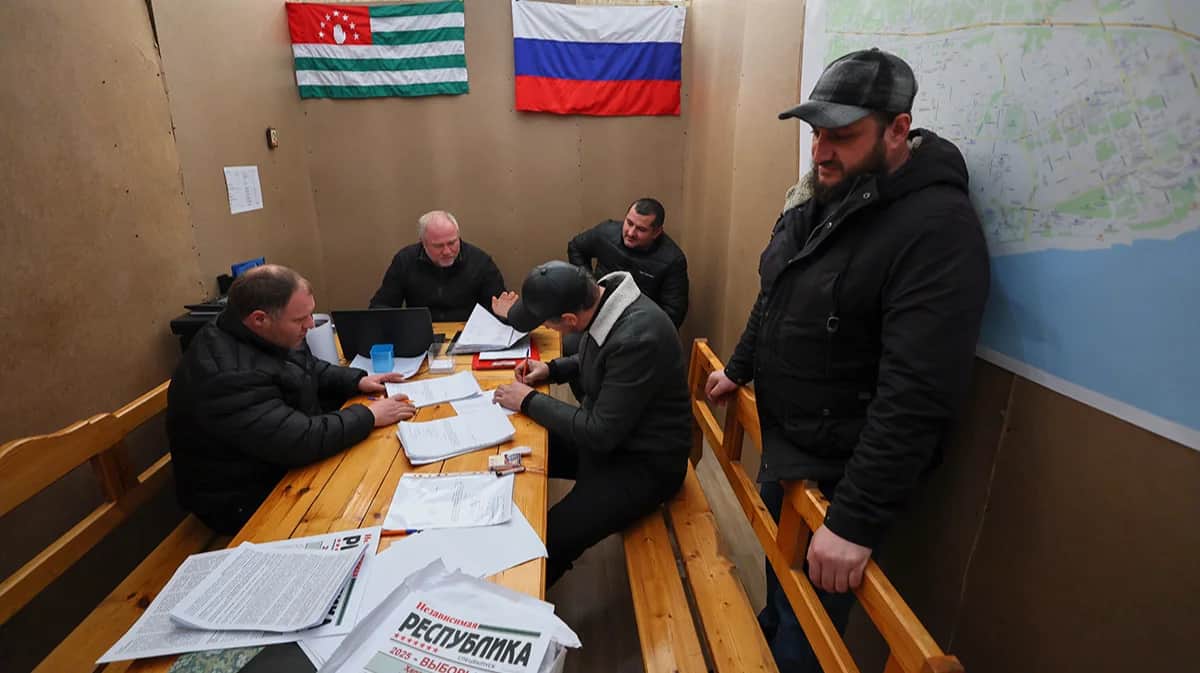 В Абхазии — второй тур досрочных выборов президента