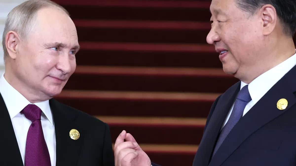 Владимир Путин и Си Цзиньпин, 17 октября 2023 года. Фото: Сергей Савостьянов / EPA-EFE