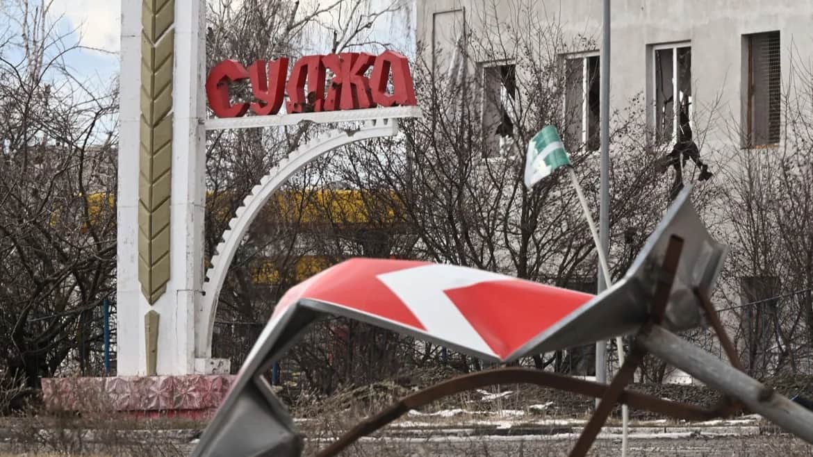 Стелла на въезде в Суджу, Курская область, 19 марта 2025 года. Фото: Анатолий Жданов / Коммерсантъ / Sipa USA / Vida Press