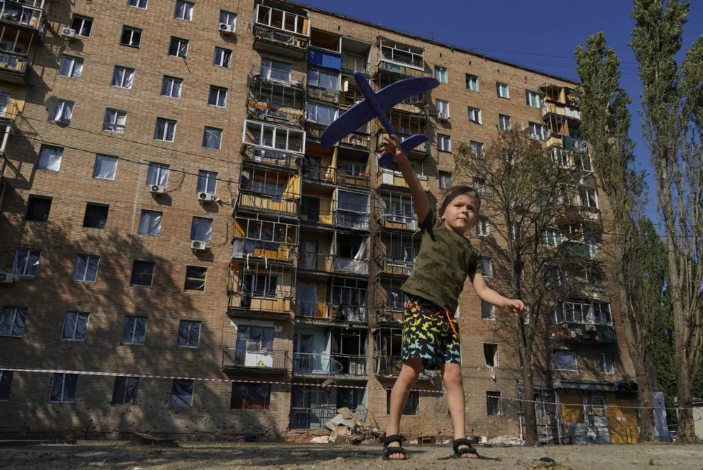 A building damaged by Ukrainian airstrikes in the Russian city of Kursk, 18 August 2024. Photo: EPA-EFE / STRINGER