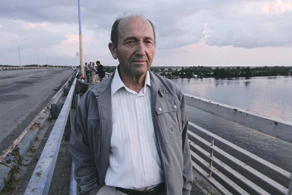 Афанасий Дерменжи на Антоновском мосту, который он строил. 2017 год. Фото: из личного архива А. Дерменжи