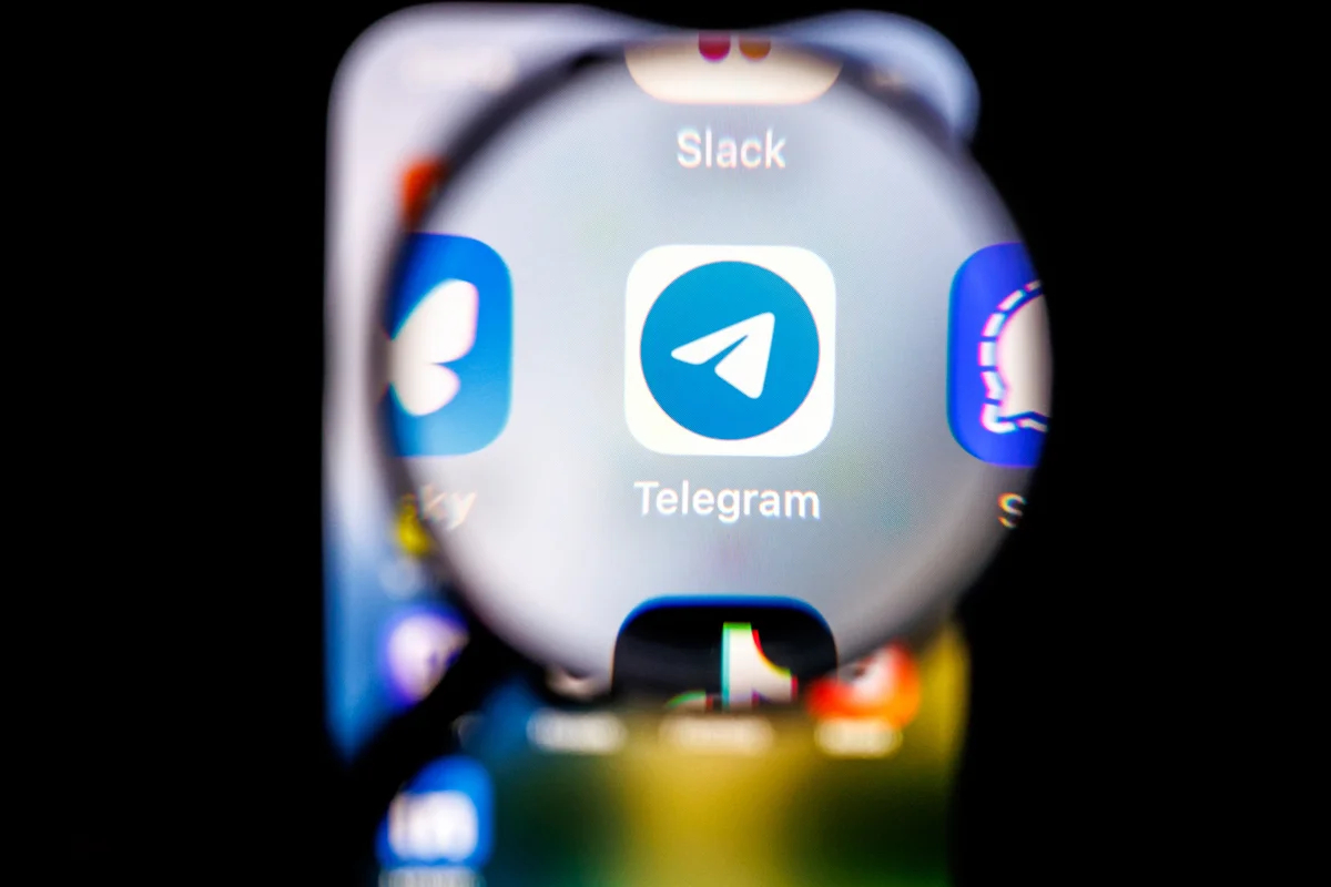 Логотип мессенджера Telegram на экране смартфона, 19 февраля 2025 года. Фото: Matthias Balk / dpa / picture-alliance / Scanpix / LETA