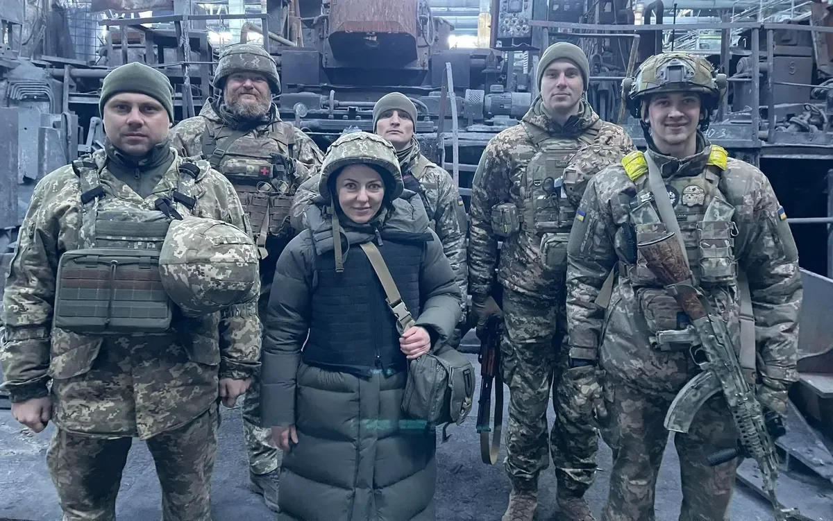 Hanna Maliar with Ukrainian military personnel. Photo: Facebook