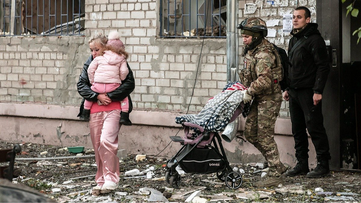 Военные мирные