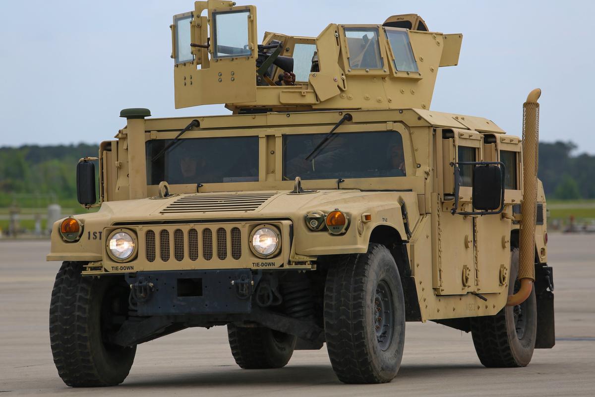 Джип Humvee. Фото: Wikimedia Commons , U.S. Marine Corps photo by Lance Cpl. Olivia G. Ortiz/Released