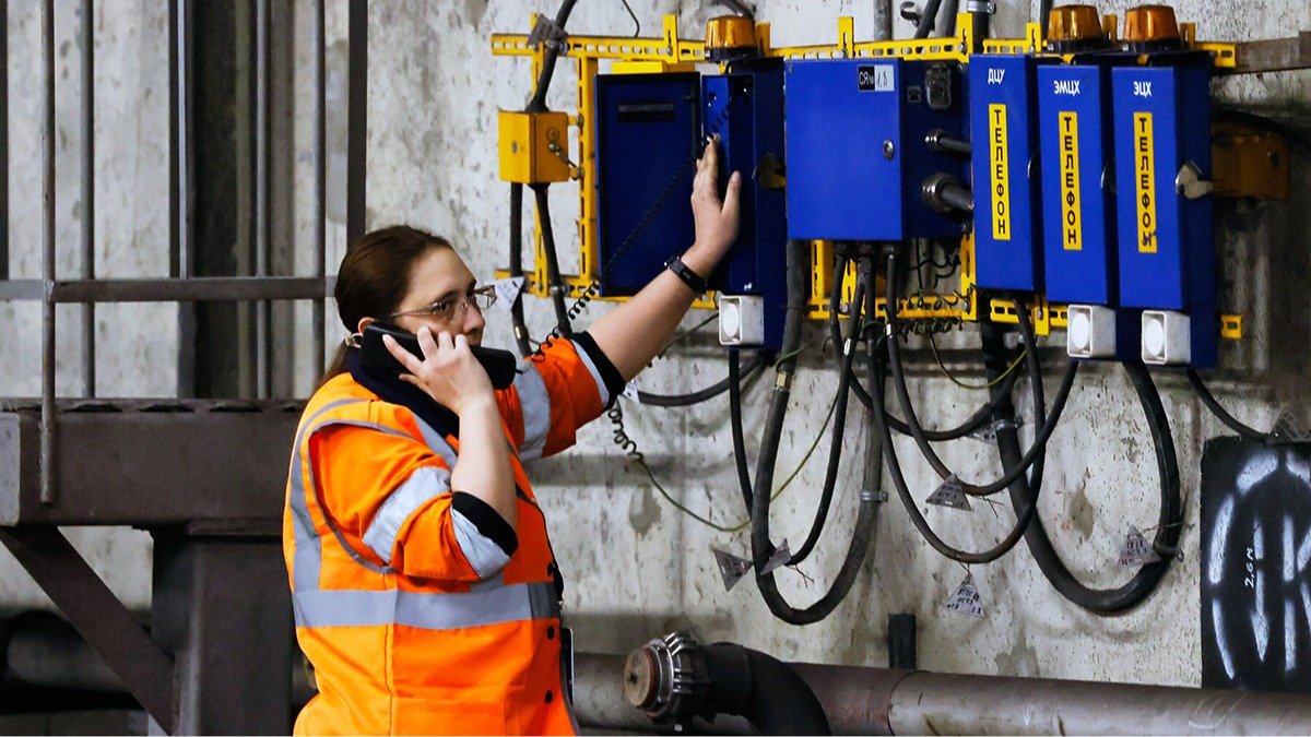 Вот уже третьи сутки в Москве перебои с мобильным интернетом и звонками
